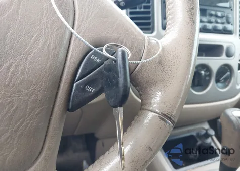 2005 Ford Escape Xlt из США, поврежденный, VIN 1FMYU93155KA30893